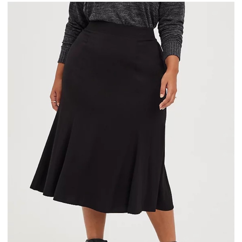 TORRID FLARED MIDI SKIRT - CHALLIS BLACK 5X